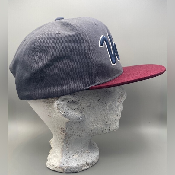 Vans Off The Wall Flat Brim Grey / Burgundy / Blue Script SnapBack Hat - Picture 5 of 11